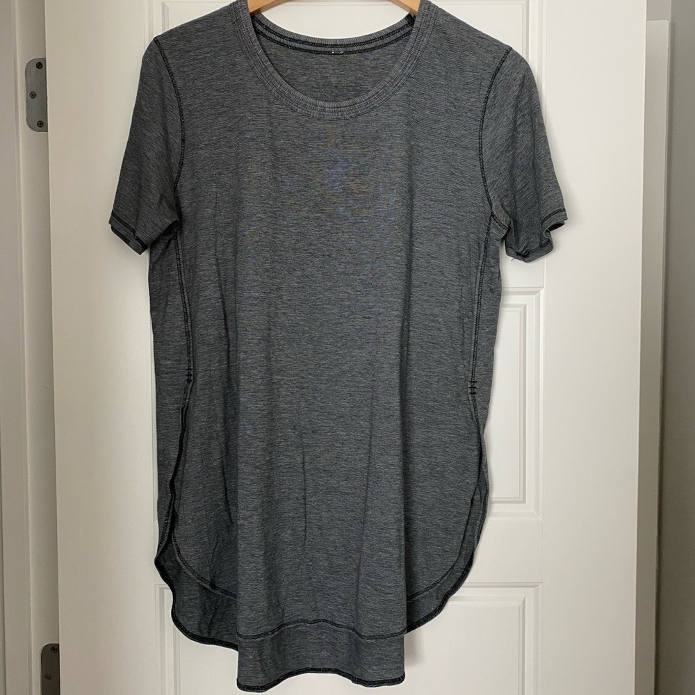 Short sleeve athletic shirt
